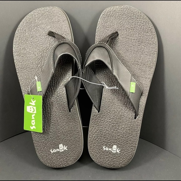 SANUK Beer Cozy Men's Black Flip Flops Sandals NWT - Picture 4 of 4